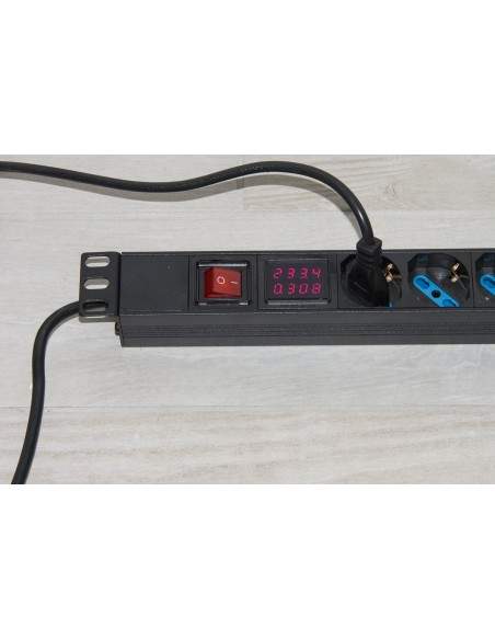 Multipresa 6 Posizioni Da Rack 19" Con Display Per Il Carico Dei Dispositivi Collegati